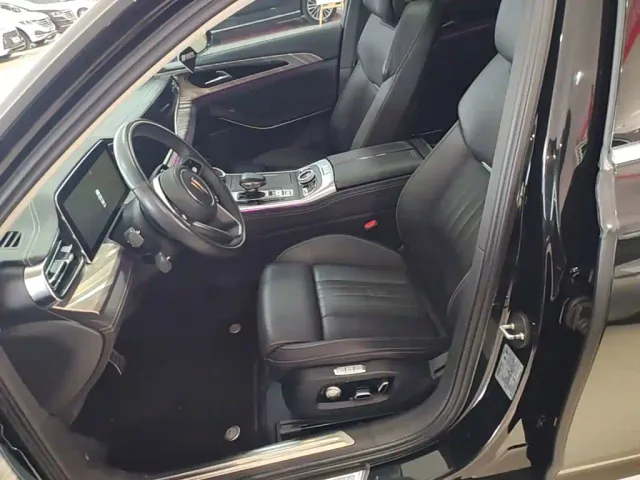 Hongqi H9 — Фото автомобиля 14