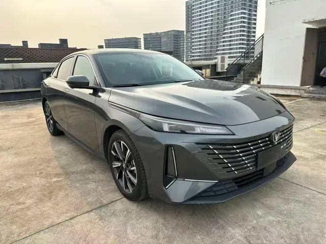 Changan Eado — Фото автомобиля 3