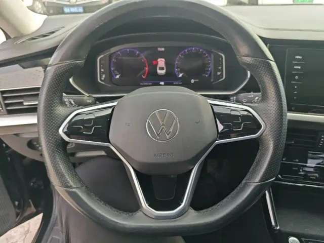 Volkswagen Passat — Фото автомобиля 10