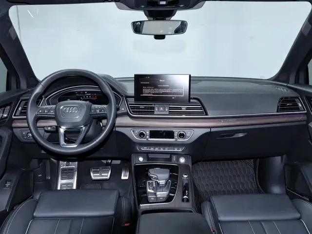 Audi Q5L — Фото автомобиля 10