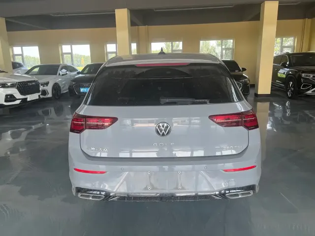 Volkswagen Golf — Фото автомобиля 6