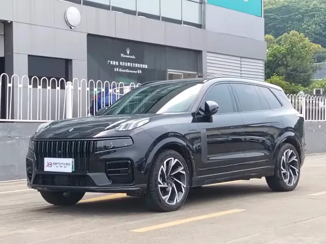 Фотография автомобиля — Lynk & Co 09 EM-P