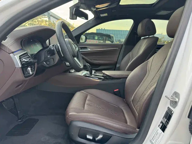 BMW 5 Series — Фото автомобиля 5