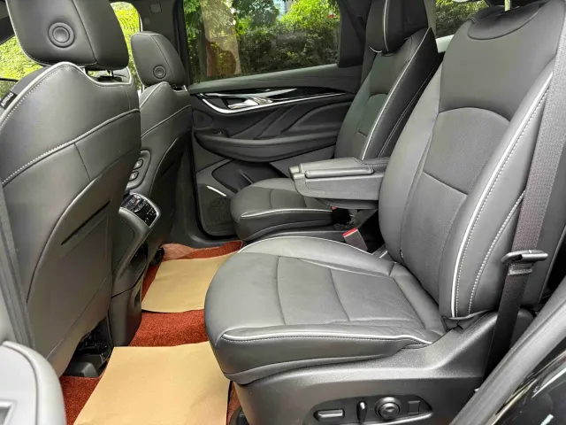 Buick Enclave — Фото автомобиля 8