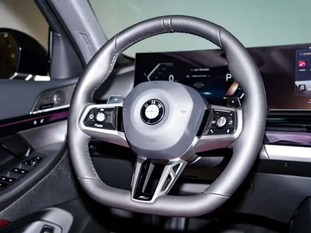 BMW 5 Series — Фото автомобиля 15