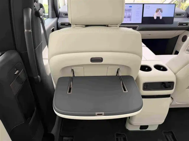 Li Auto MEGA — Фото автомобиля 20