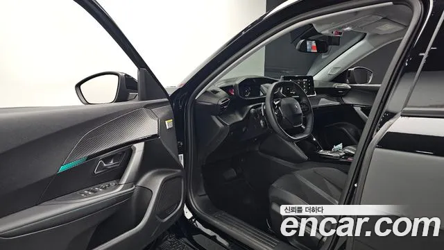 Peugeot 2008 — Фото автомобиля 10