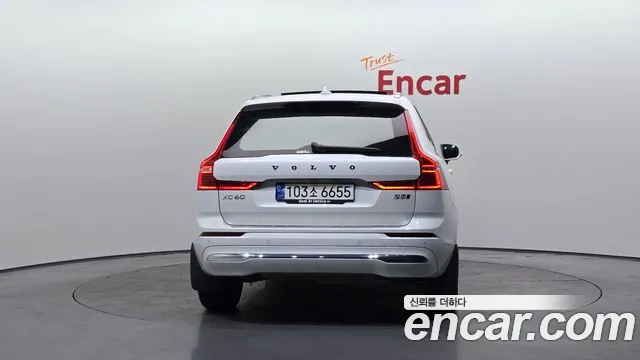 Вольво XC60 — Фото автомобиля 4