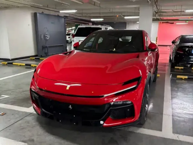 Фотография автомобиля — Ferrari Purosangue