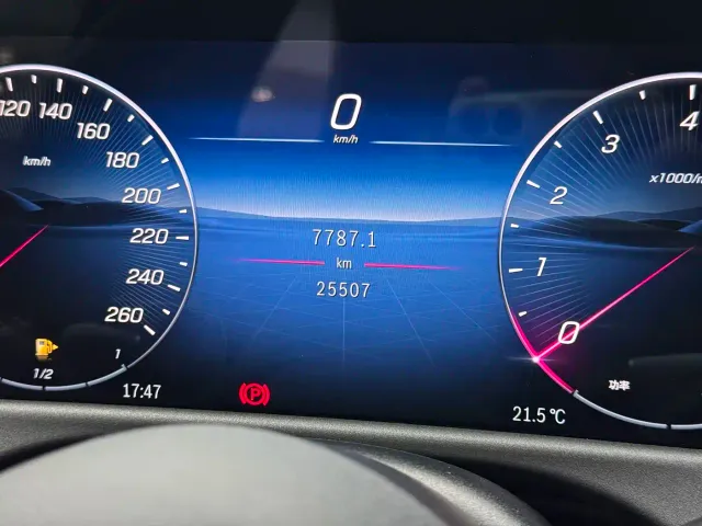 Mercedes-Benz E-Class — Фото автомобиля 8