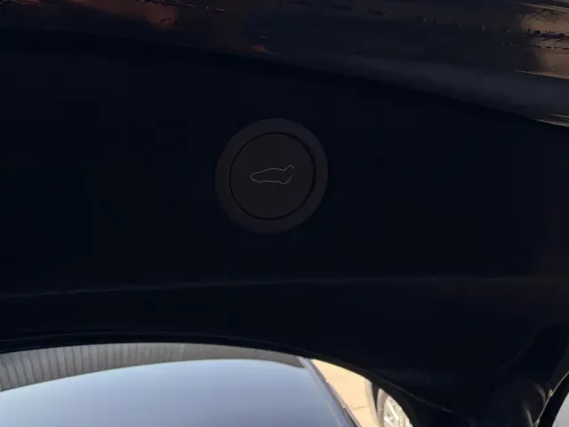 Tesla Model 3 — Фото автомобиля 26
