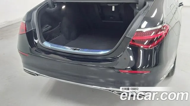 Mercedes-Benz S-Class — Фото автомобиля 11