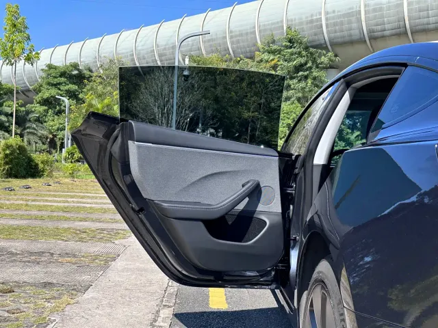 Tesla Model 3 — Фото автомобиля 13