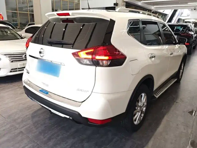 Nissan X-Trail — Фото автомобиля 6