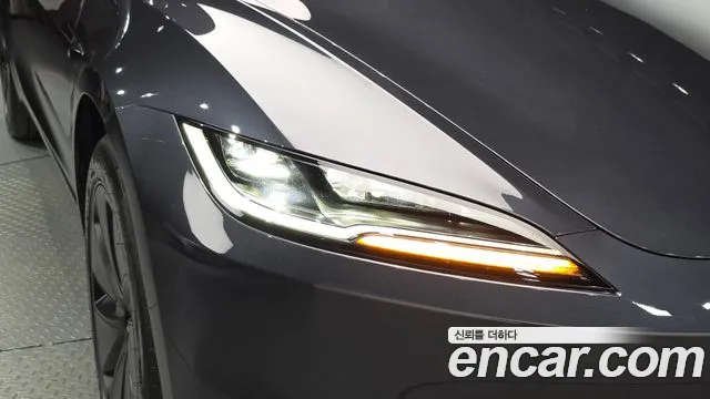 Tesla Model 3 — Фото автомобиля 7