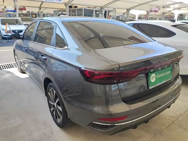 Geely Emgrand — Фото автомобиля 4