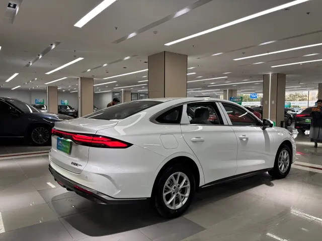 Geely Galaxy Stellar 6 — Фото автомобиля 5