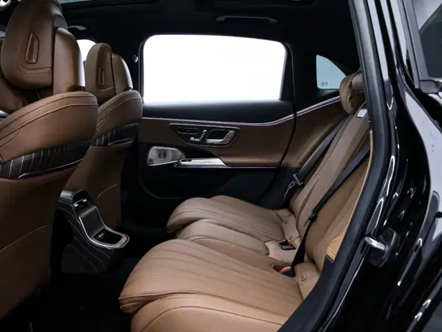 Mercedes-Benz E-Class — Фото автомобиля 17