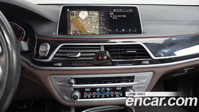 BMW 7 Series — Фото автомобиля 18
