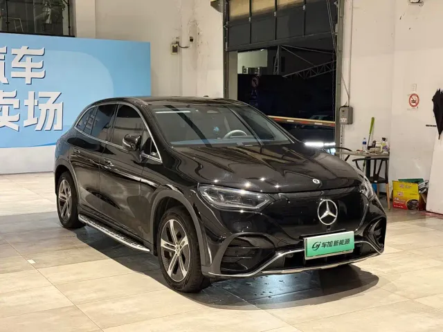 Mercedes-Benz EQE SUV — Фото автомобиля 3