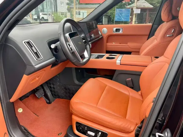 Li Auto L8 — Фото автомобиля 7