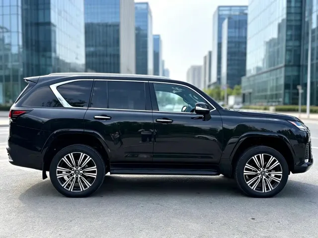 Lexus LX — Фото автомобиля 3