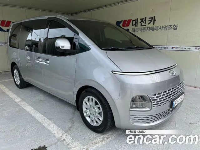 Фотография автомобиля — Hyundai Staria
