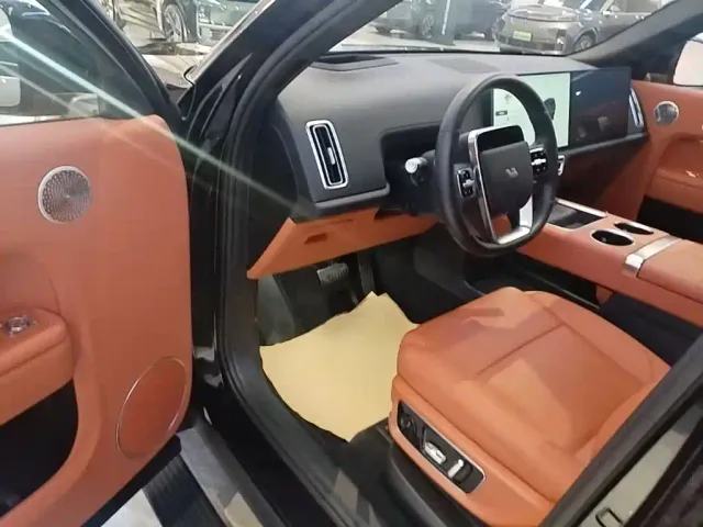 Li Auto L9 — Фото автомобиля 15