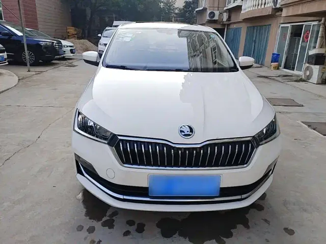 Skoda Rapid — Фото автомобиля 2