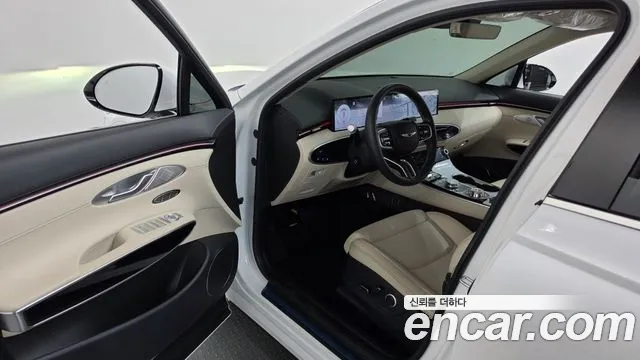 Genesis GV70 — Фото автомобиля 15