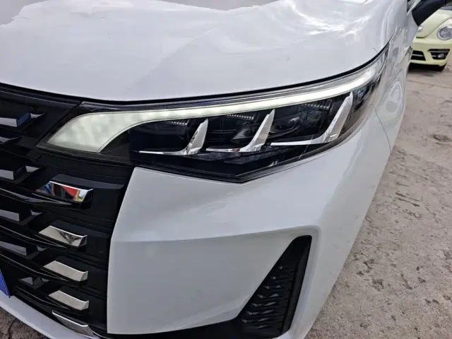 GAC Trumpchi M6 — Фото автомобиля 23