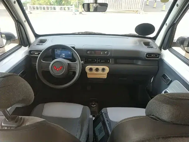 Wuling Zhiguang NEV — Фото автомобиля 9