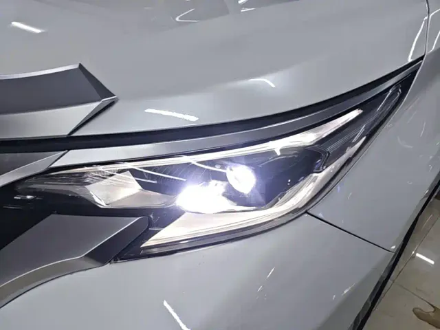 Toyota Sienna — Фото автомобиля 23