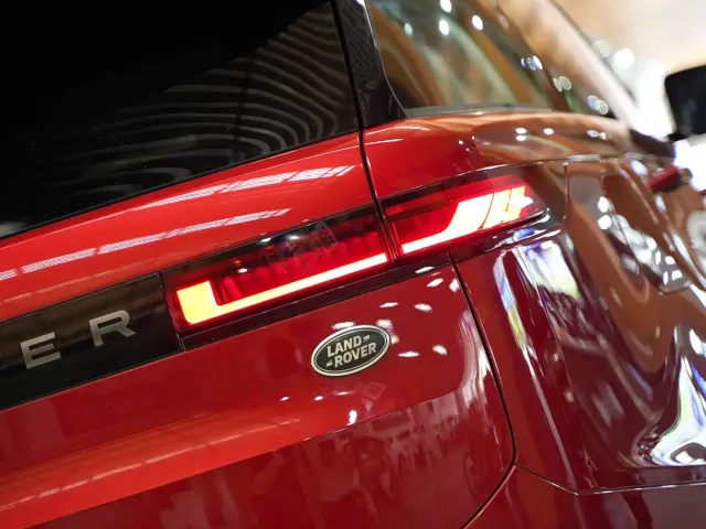 Land Rover Range Rover Sport — Фото автомобиля 6