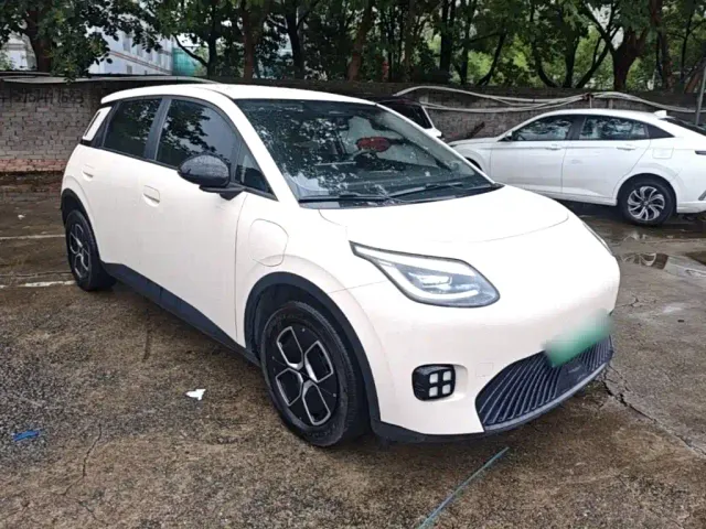 GAC Aion UT — Фото автомобиля 3