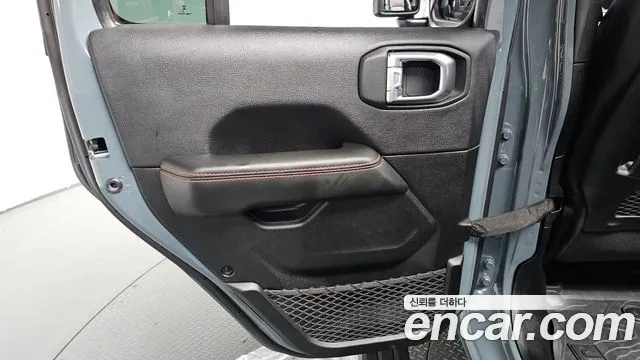 Jeep Wrangler JL — Фото автомобиля 24