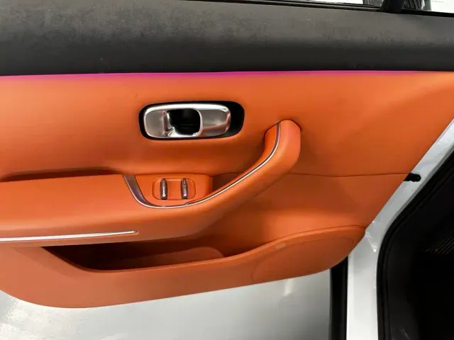 Leapmotor C10 — Фото автомобиля 5