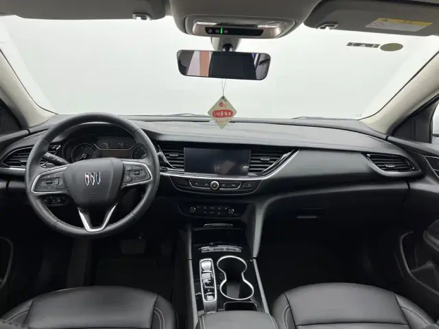 Buick Regal — Фото автомобиля 9