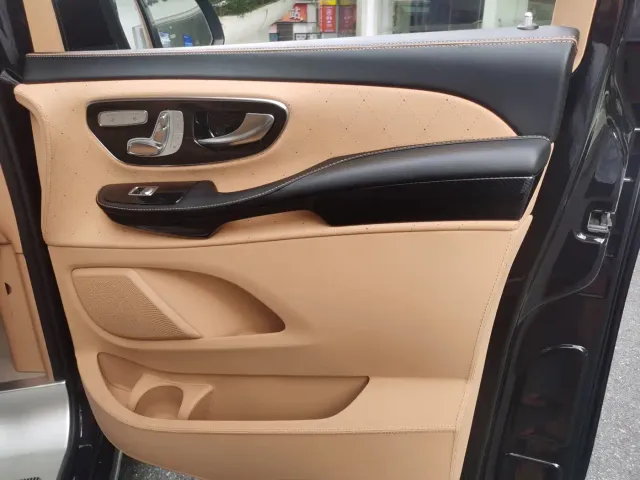 Mercedes-Benz V-Class — Фото автомобиля 12
