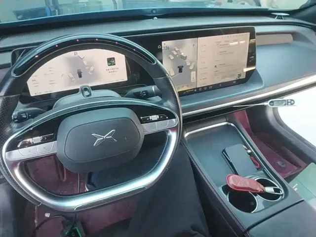 Xpeng P7 — Фото автомобиля 9