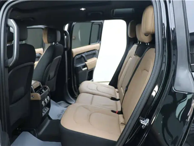 Land Rover Defender — Фото автомобиля 27