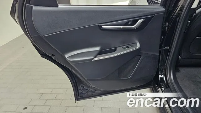 Kia EV6 — Фото автомобиля 24