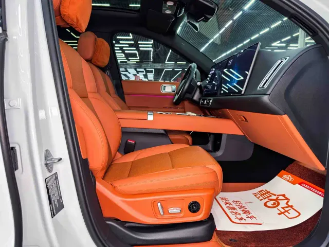 Li Auto L6 — Фото автомобиля 16