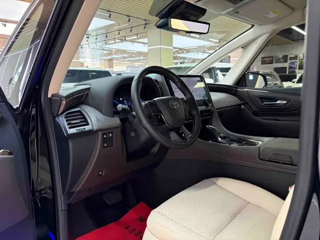 Toyota Alphard — Фото автомобиля 20