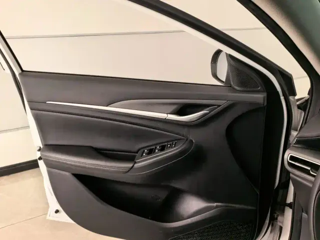 Changan Eado — Фото автомобиля 7