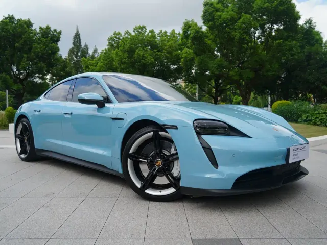 Porsche Taycan — Фото автомобиля 20