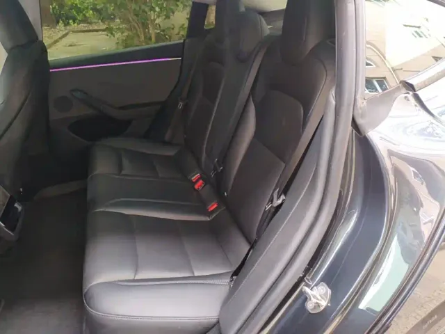 Tesla Model 3 — Фото автомобиля 12