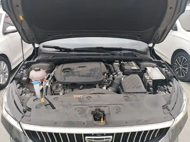 Geely Emgrand — Фото автомобиля 19