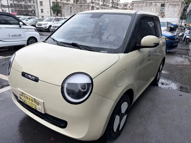 Фотография автомобиля — Changan Lumin
