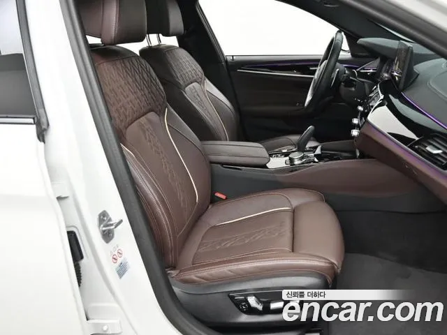 BMW 5-Series 5 серия (G30) 530i xDrive M Sport — Фото автомобиля 10